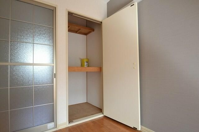 東村山市恩多町３丁目のアパートの収納