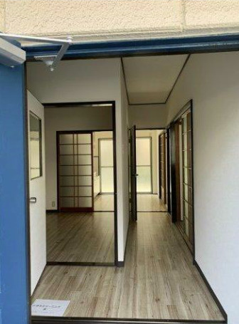 寺本マンションの玄関