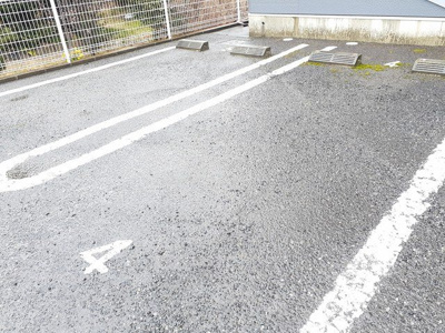 【駐車場】 | ルーチェ・デル・ソーレ | 駐車場があるので、車を買う予定の方も安心です