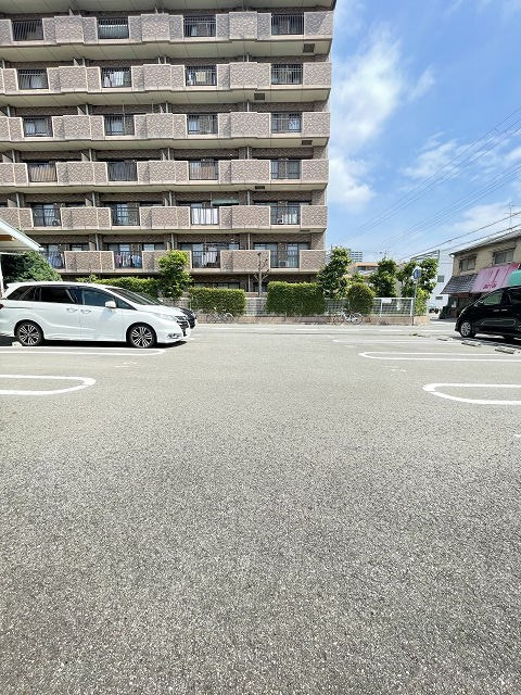 ルミエール（長洲本通1丁目）の駐車場