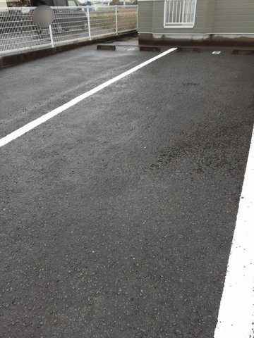 ラフィネ北島の駐車場|駐車場に車を止められます