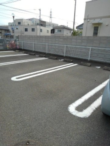 メゾン・コモド　Ｂの駐車場|駐車場完備です