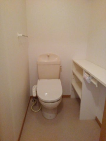 メゾン・コモド　Ｂのトイレ|トイレもきれいです