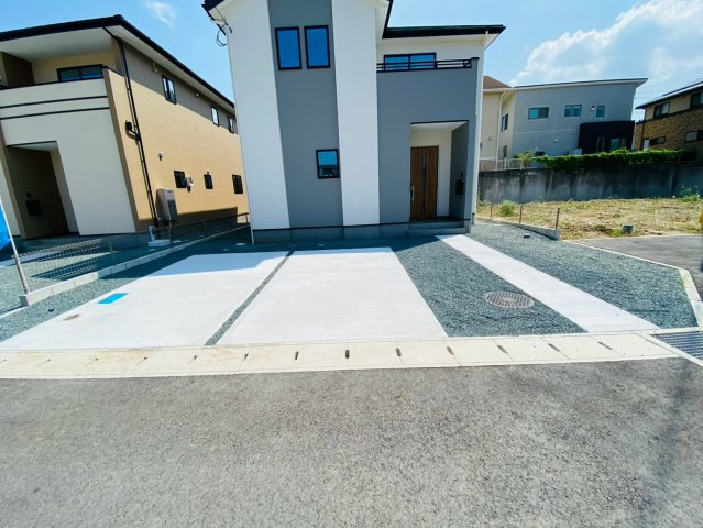 よかタウン／大津町引水8期／７号棟の駐車場