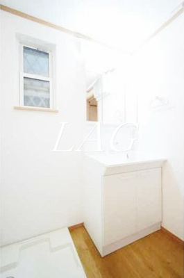 【洗面所】 | 板橋区前野町５丁目戸建 | 洗面台です。