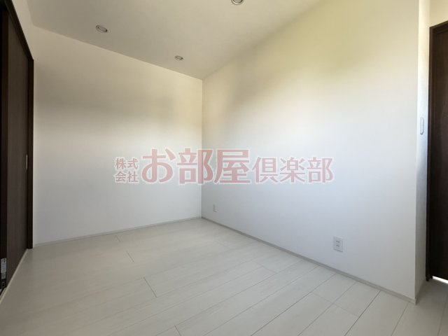 アベニール津福本町の洋室|落ち着いた色調の洋室です
