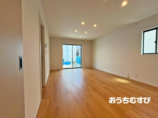 尾張旭市南原山町3期(全6棟)の居間・リビング