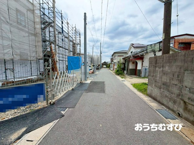 尾張旭市南原山町3期(全6棟)の前面道路含む現地写真