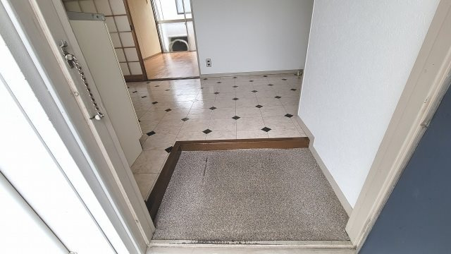 コーポ枝松の玄関