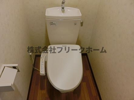 武蔵野市境南町５丁目の賃貸マンションのトイレ