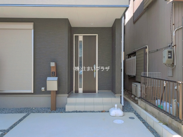 仲介手数料無料）津島市喜楽町の玄関|収納もある玄関です