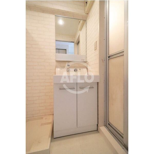 十三本町ウインズマンションⅡの独立洗面台|十三本町ウインズマンションⅡ　洗面台