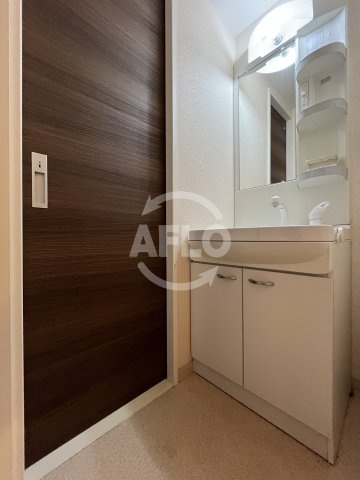 Luxe新大阪1の独立洗面台|Luxe新大阪I　洗面台