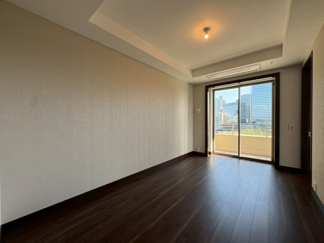グラングリーン大阪THE NORTH RESIDENCE　扇町小学校の寝室|洋室