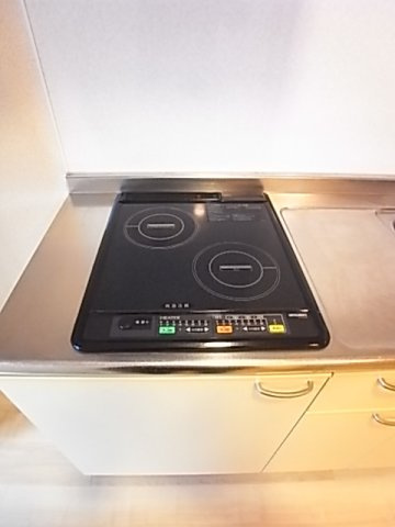 レジデンス富久寿のキッチン|コンパクトなキッチンで掃除もラクラク
