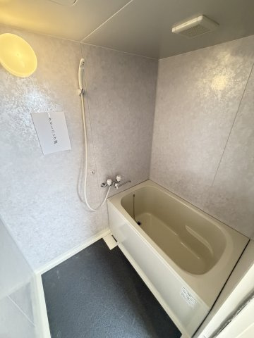 アイランド愛和の浴室