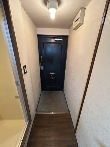 ソシオ塚本ハイツの玄関