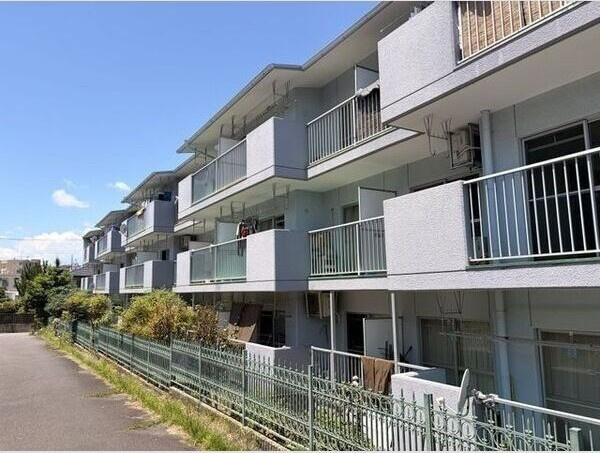 シャトー春山の外観