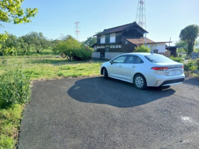 東松山市大字毛塚中古戸建の駐車場