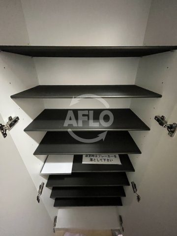 ノルデンハイム江坂アドバンスの内装|シューズボックス