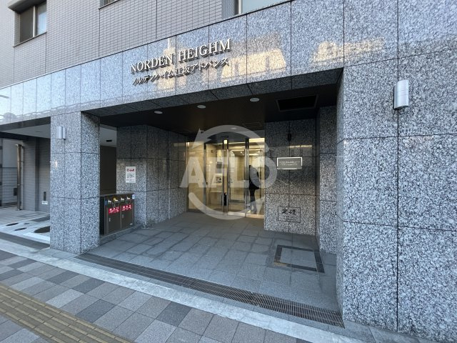 ノルデンハイム江坂アドバンスのエントランス