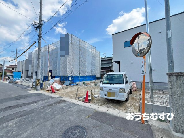 尾張旭市南原山町3期(全6棟)の前面道路含む現地写真
