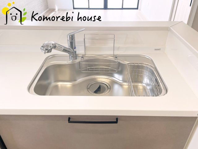 さいたま市見沼区蓮沼　９期　新築一戸建て　LIGARE　01のキッチン|お料理しやすいキッチンです