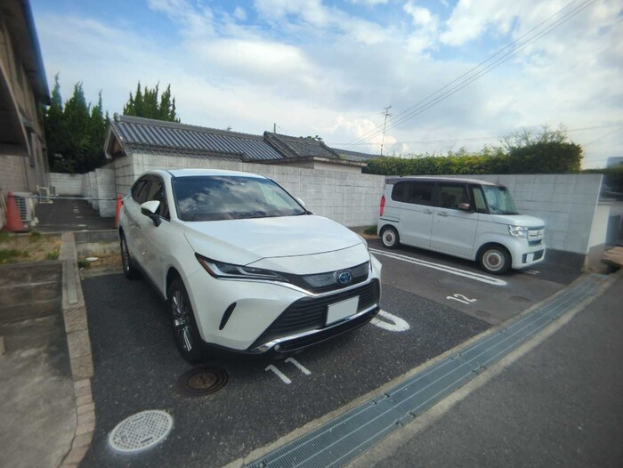 オーキッドガーデン曽根の駐車場
