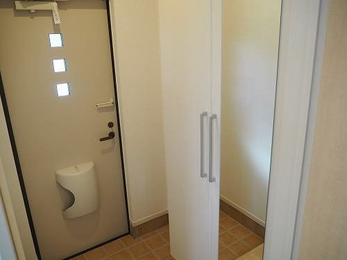 カーサ　セレーナＢの玄関