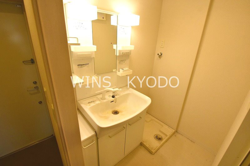 世田谷区代田３丁目の賃貸マンションの洗面所|クリーニング前