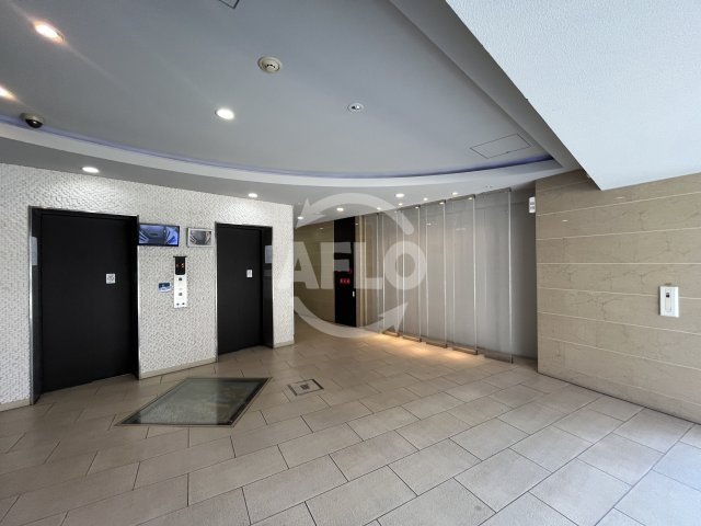 セレニテ江坂四番館のロビー|SERENiTE江坂四番館　ロビー