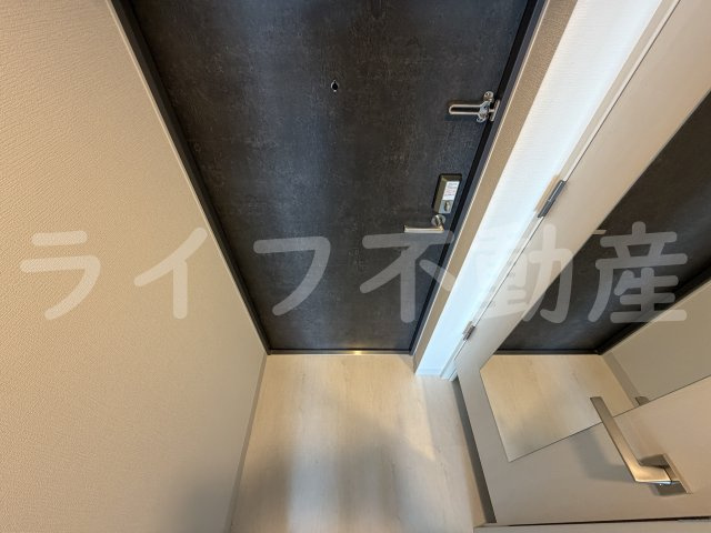 エスリード大阪イーストエッジの玄関