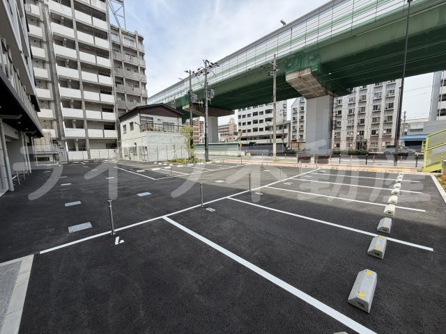 エスリード大阪イーストエッジの駐車場