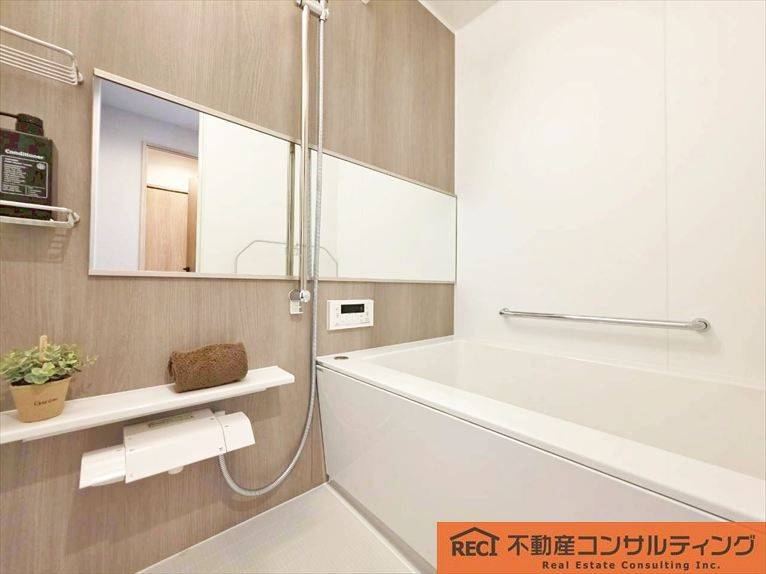 メガロコープ西宮(Ⅱ)2号棟の浴室|約23帖の広々LDKで家族時間もゆったりと過ごせます！