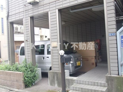 【エントランス】 | アルス・Ｋ | 落ち着いたエントランスです