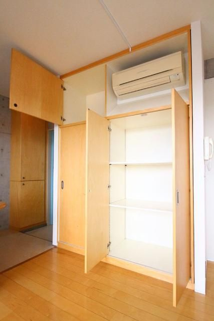 川崎市多摩区中野島６丁目の賃貸マンションの収納