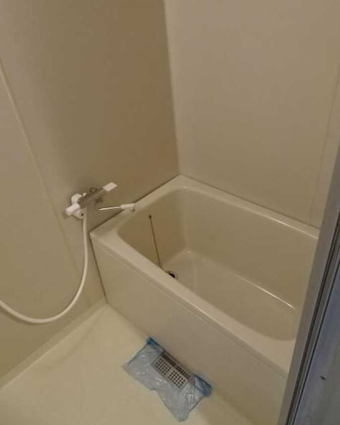 ブルネンハイム　角部屋　南向き　和室の浴室