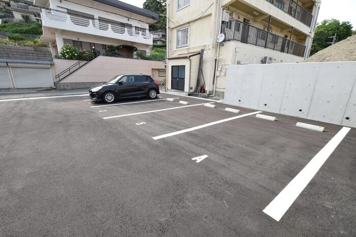 ソノーレ鈴蘭の駐車場