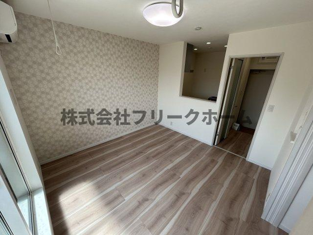 武蔵野市中町２丁目のアパートの居間・リビング