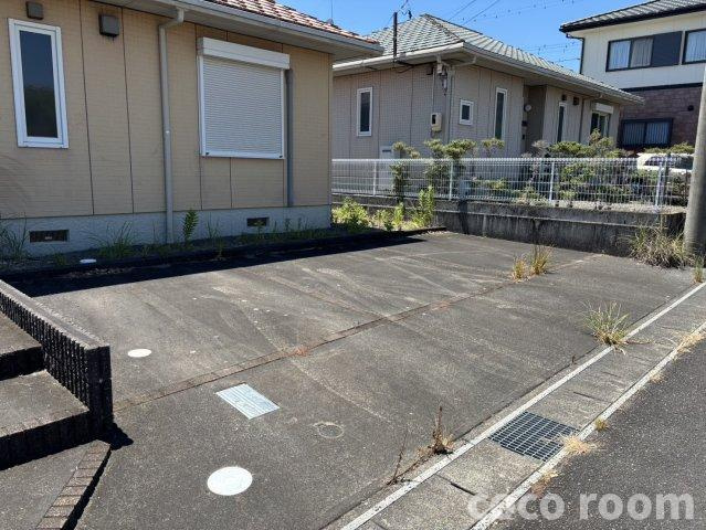 ビューハイツの駐車場