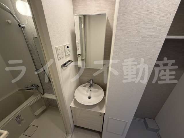エスリード大阪イーストエッジの独立洗面台