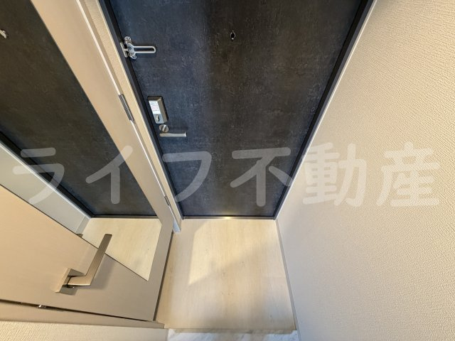 エスリード大阪イーストエッジの玄関