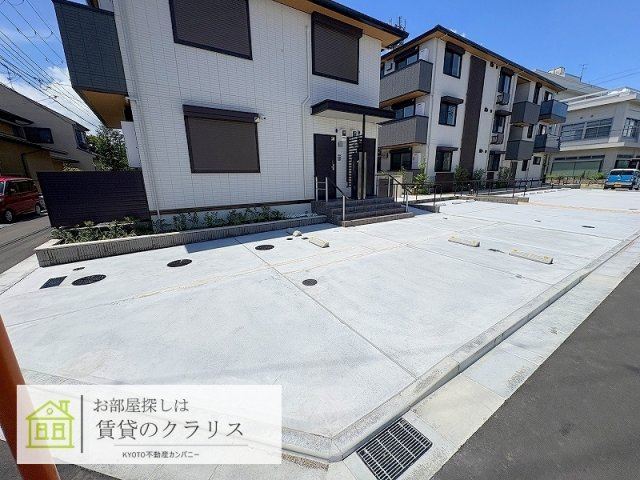 アレ・デ・フルール西向日駅前B棟の駐車場