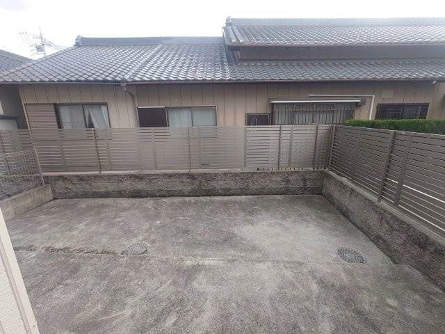 日之出町賃貸戸建C棟の駐車場