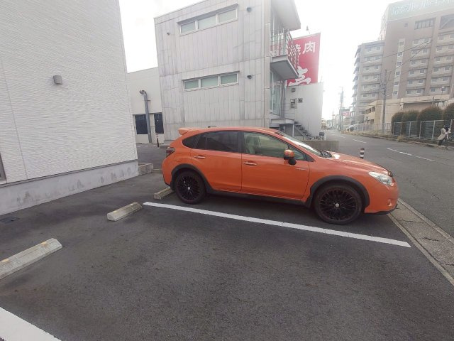 日之出町賃貸戸建C棟の駐車場