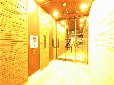 横浜関内プラッツのエントランス|綺麗なエントランスです！