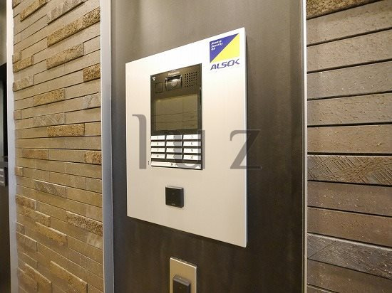 横浜関内プラッツのセキュリティ|モニター付きオートロック完備で女性や子供も安心のセキュリティです。