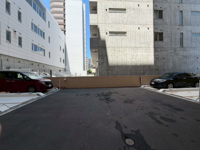 ダイアパレス知事公館の駐車場