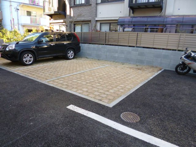 エクシードＫＳの駐車場