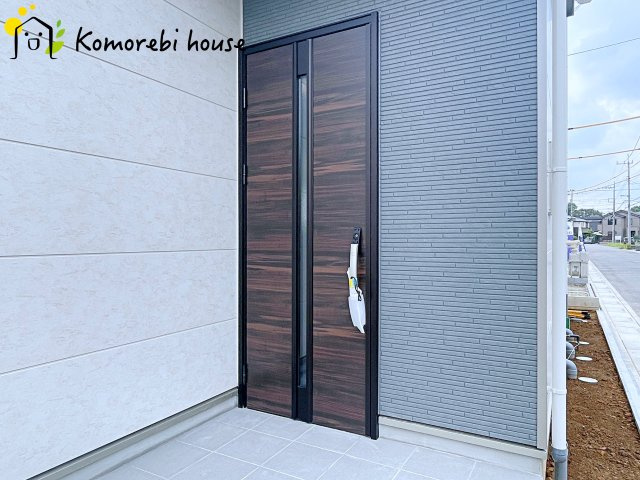伊奈町栄1丁目46番　新築一戸建て　ハートフルタウン　Oの玄関|落ち着いた玄関です